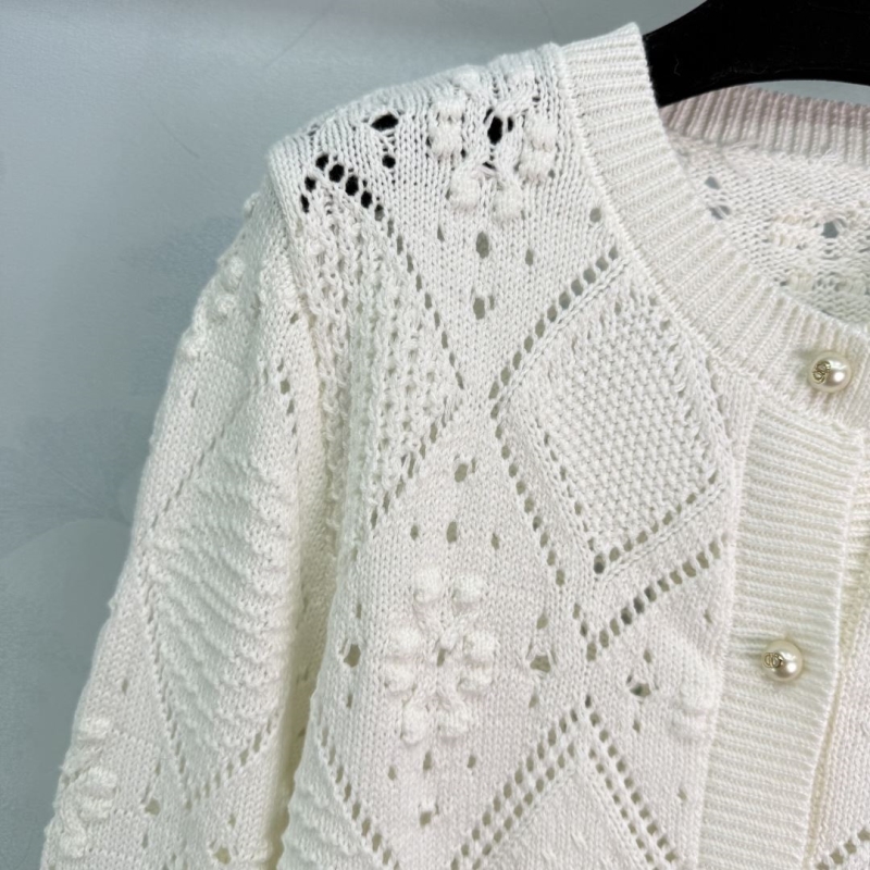 chr1st1an D10r sweaters